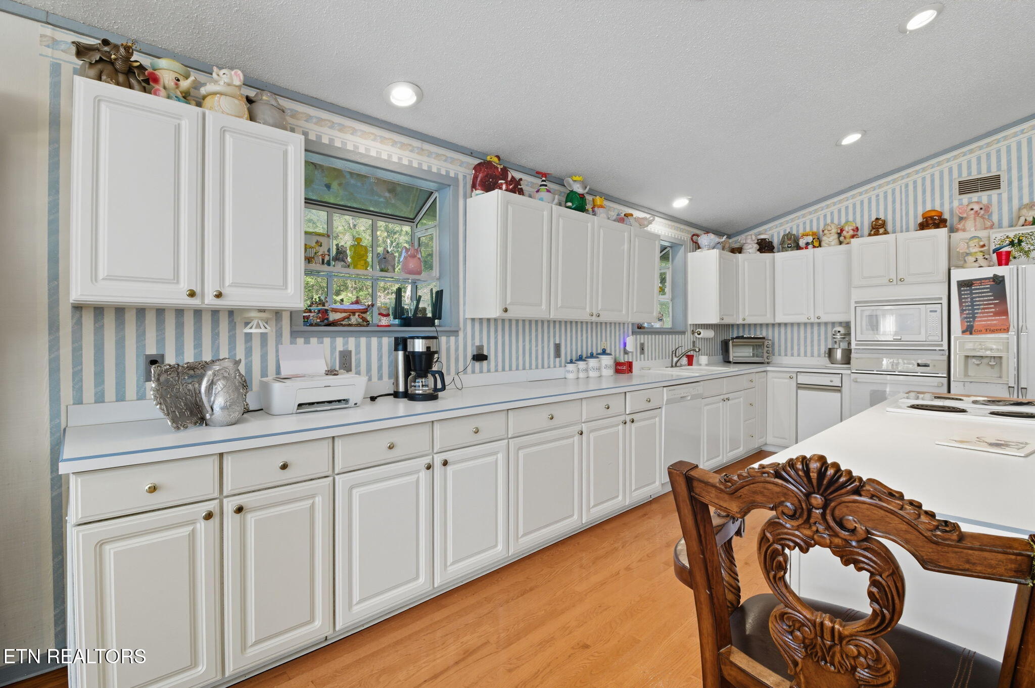1356 Jayell Road Sevierville, TN 37862 - Photo 16 of 59 Upstairs Kitchen