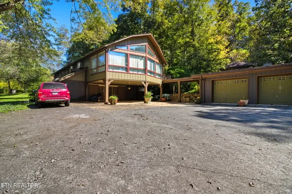 $2,499,900 | 1356 Jayell Road, Sevierville, TN 37862