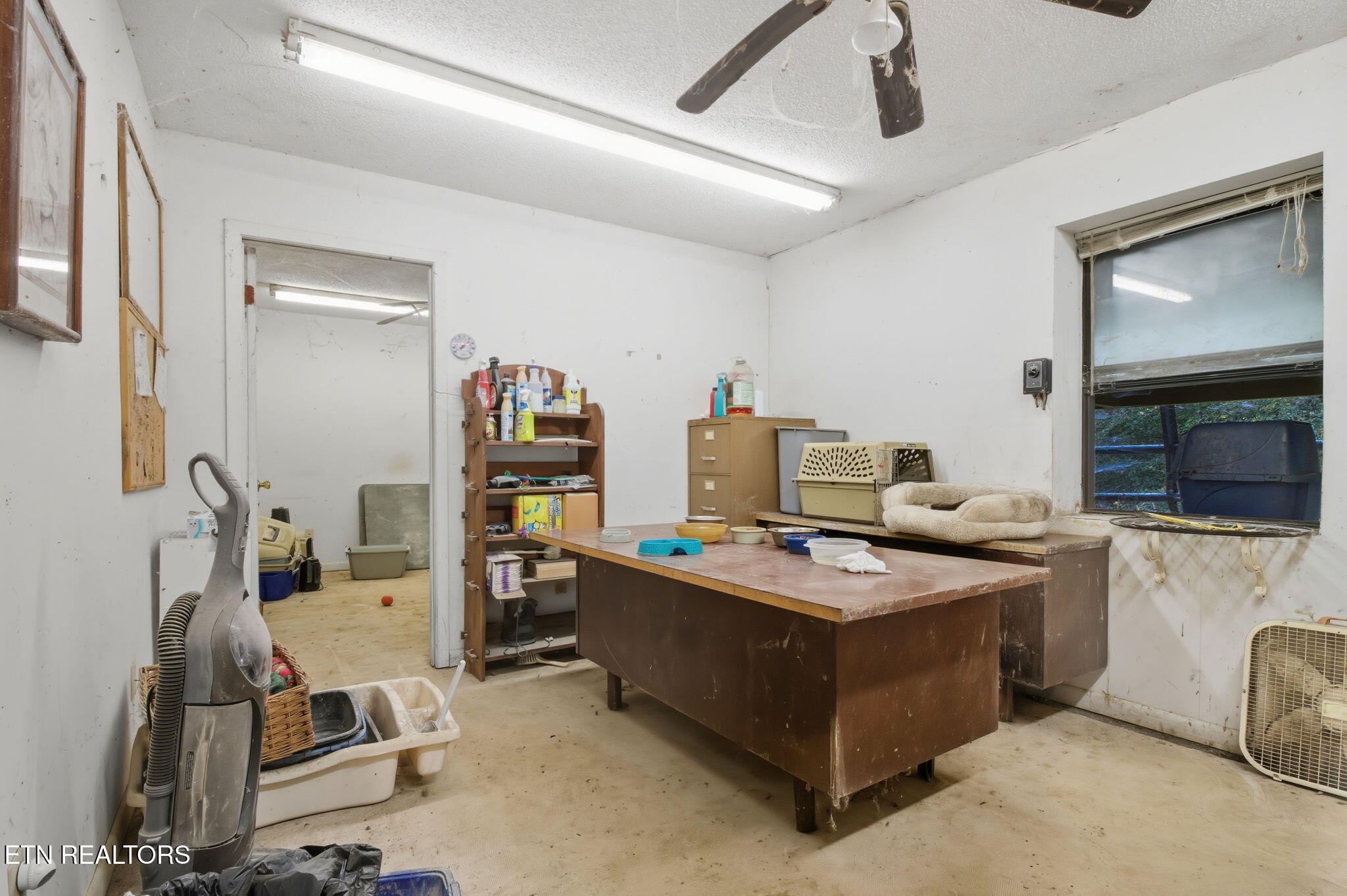 1356 Jayell Road Sevierville, TN 37862 - Photo 43 of 59 Horse Barn Office