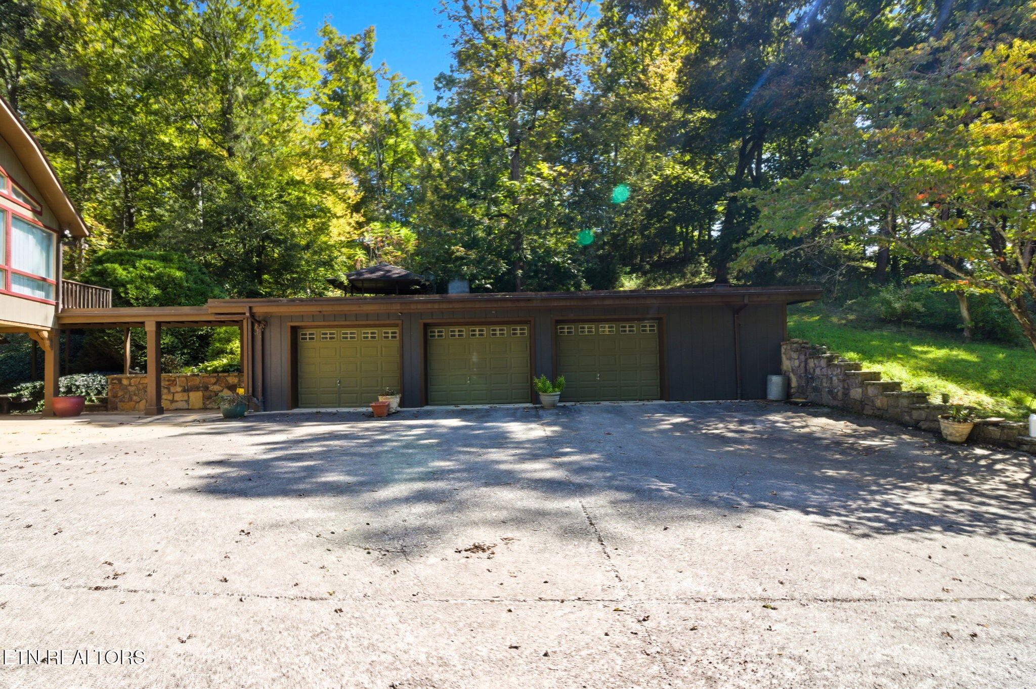 1356 Jayell Road Sevierville, TN 37862 - Photo 7 of 59 Exterior Garage