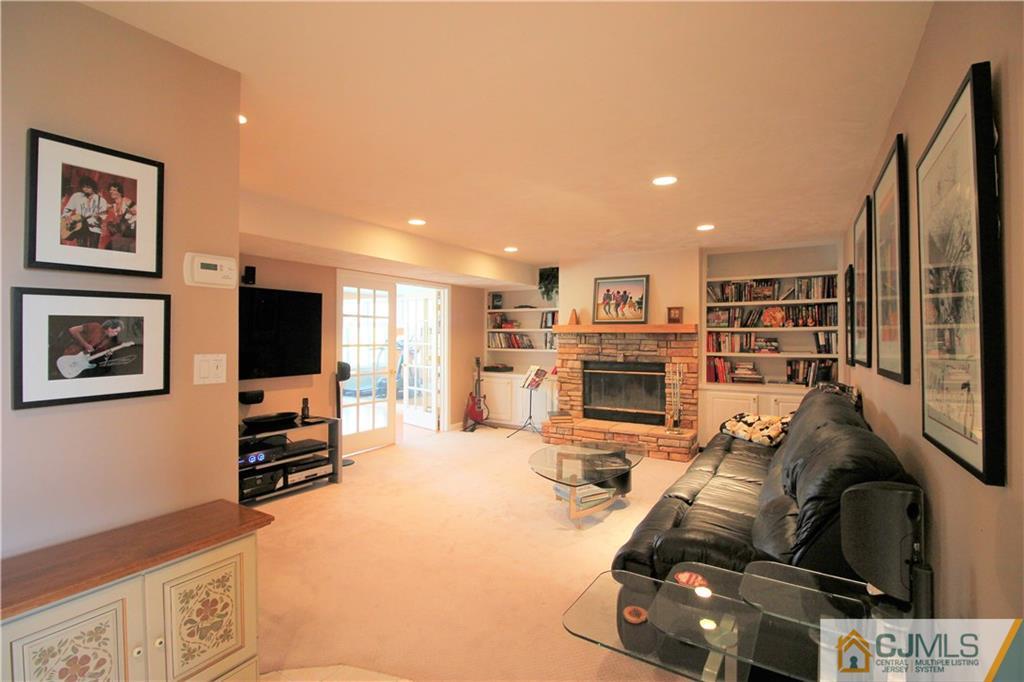 16 Wick Road East Brunswick, NJ 08816 - Photo 17 of 25 Gallery Image 17
