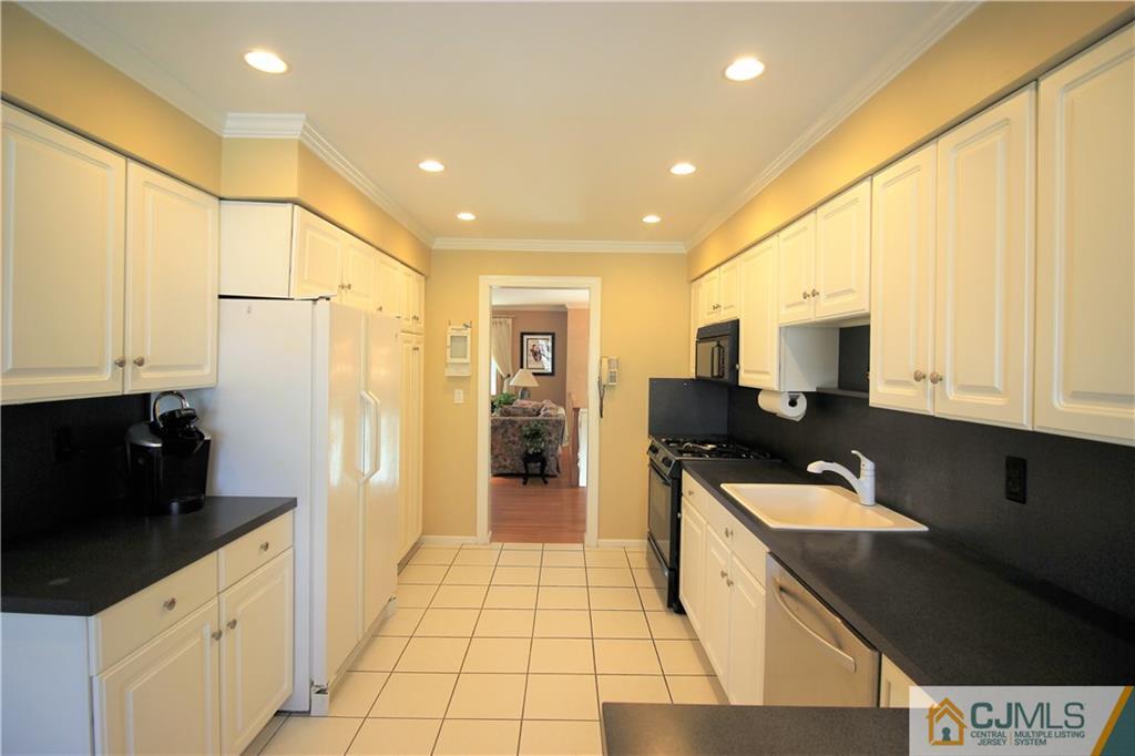 16 Wick Road East Brunswick, NJ 08816 - Photo 7 of 25 Gallery Image 7