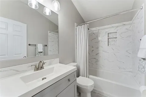 $299,900 | 6221 Flagfish Court, Unit 105, Lakewood Ranch, FL 34202