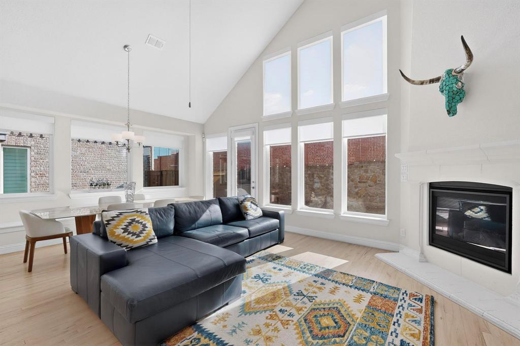 312 Chandan Way Irving, TX 75063 - Photo 5 of 36