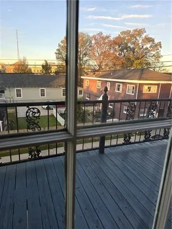 $1,650 | 239 Lavoisier Street, Unit C, Gretna, LA 70053