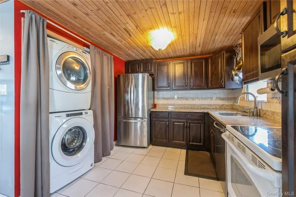 $599,999 | 84 Corbin Avenue, East Patchogue, NY 11772