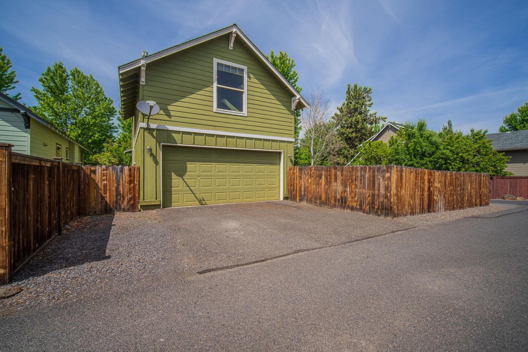 62713 Larkview Road Bend, OR 97701 - Photo 51 of 54 Garage/Parking