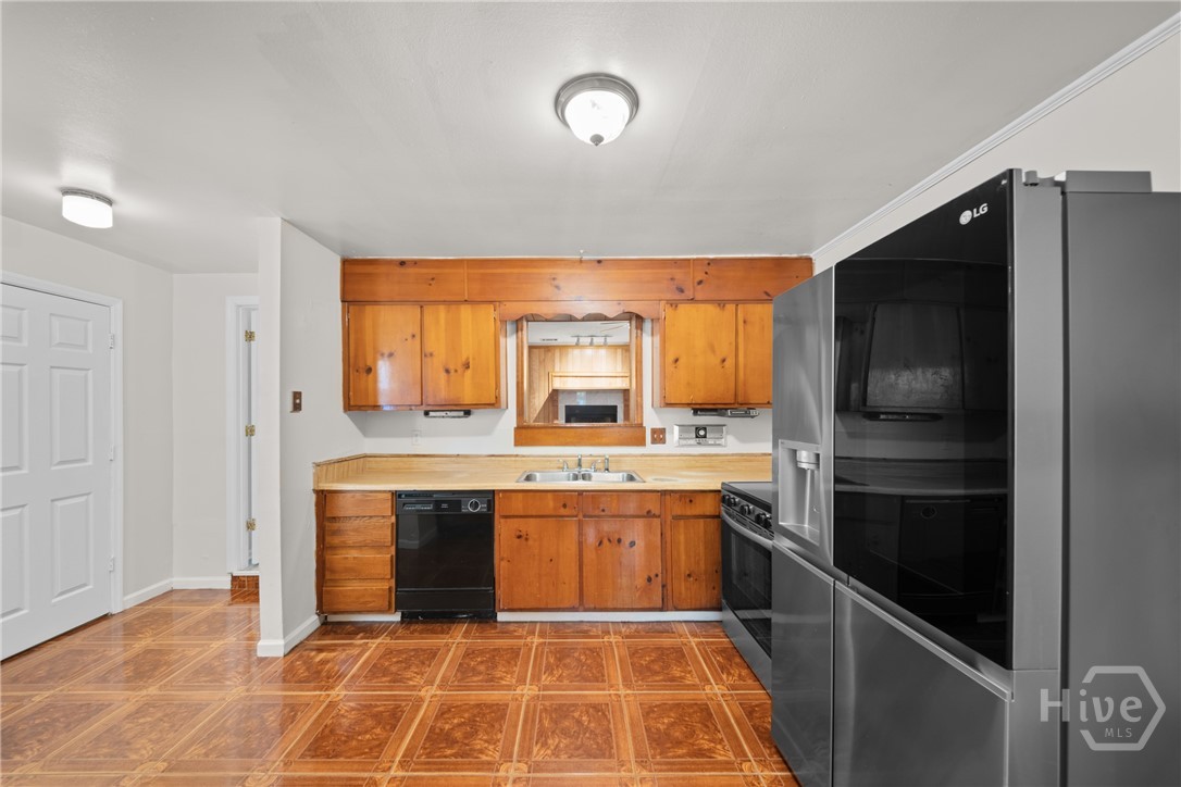 112 Cedar Grove Road Savannah, GA 31419 - Photo 4 of 18 Kitchen 2