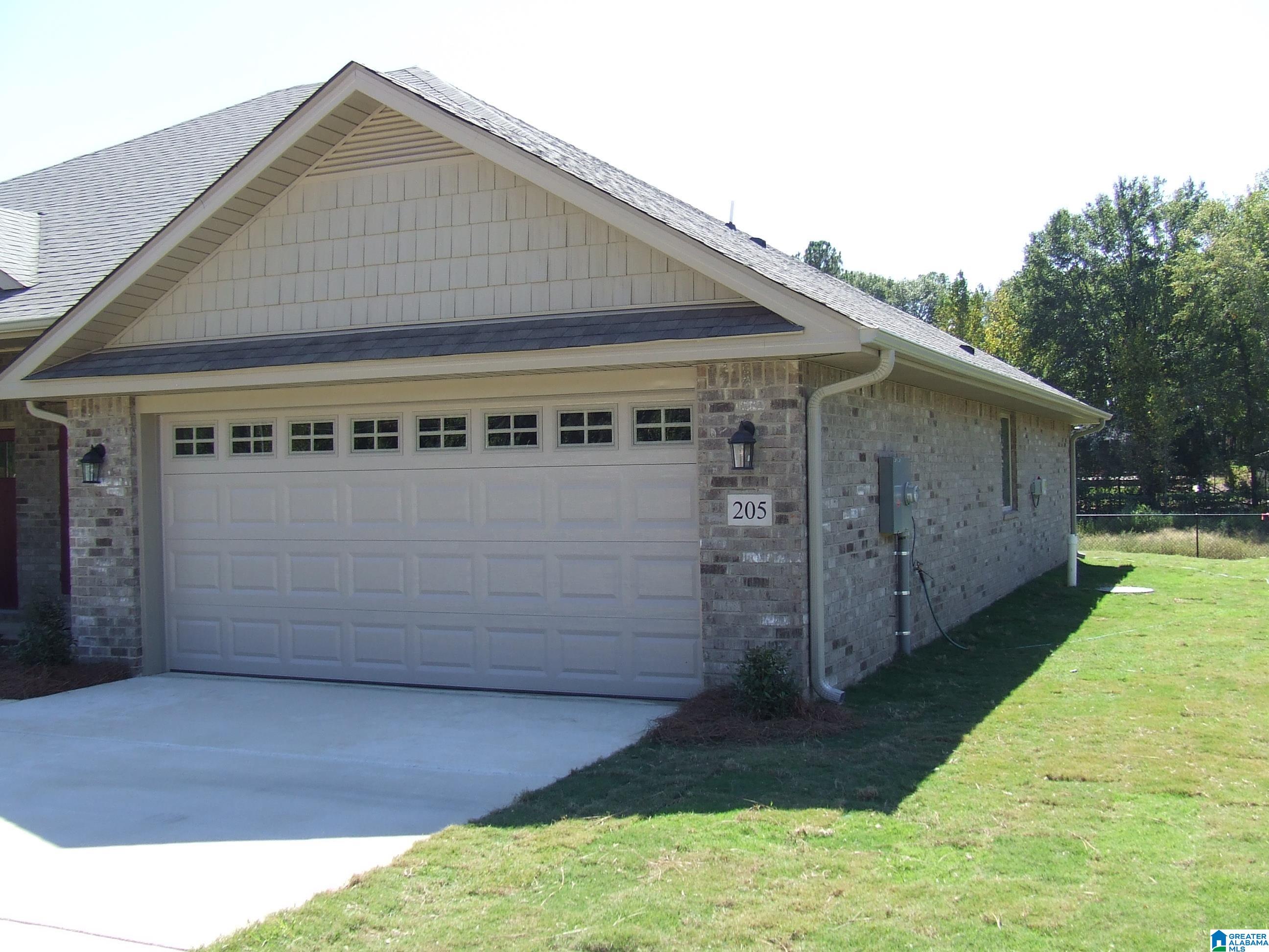 205 Dawsons Cv Drive Alabaster, AL 35007 - Photo 3 of 30
