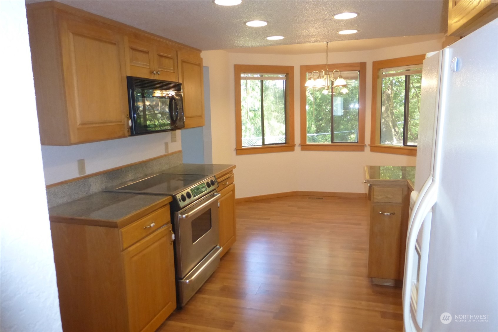 10811 Vernon Road Lake Stevens, WA 98258 - Photo 3 of 27 Gallery Image 3