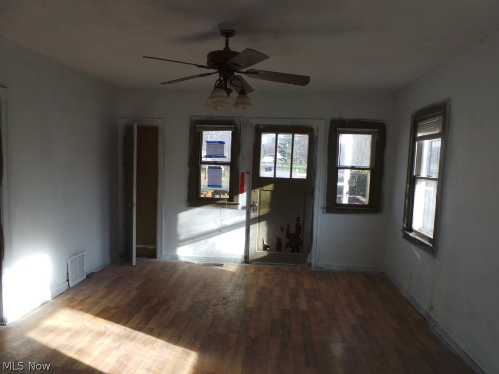 1864 Krumroy Road Akron, OH 44312 - Photo 2 of 11