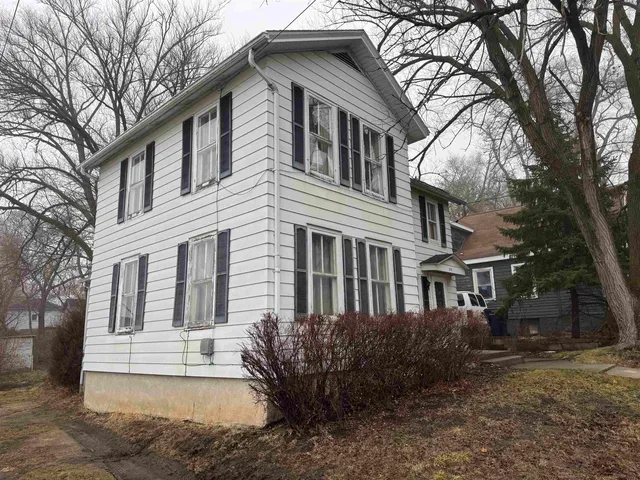 $122,000 | 215 East Centerway Street, Janesville, WI 53545