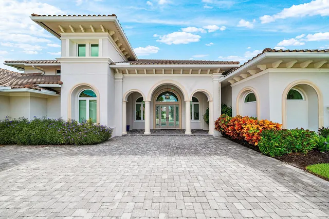 $4,499,000 | 4600 Bocaire Boulevard, Boca Raton, FL 33487