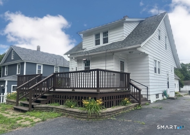 39 Geer Avenue Norwich, CT 06360 - Photo 2 of 29