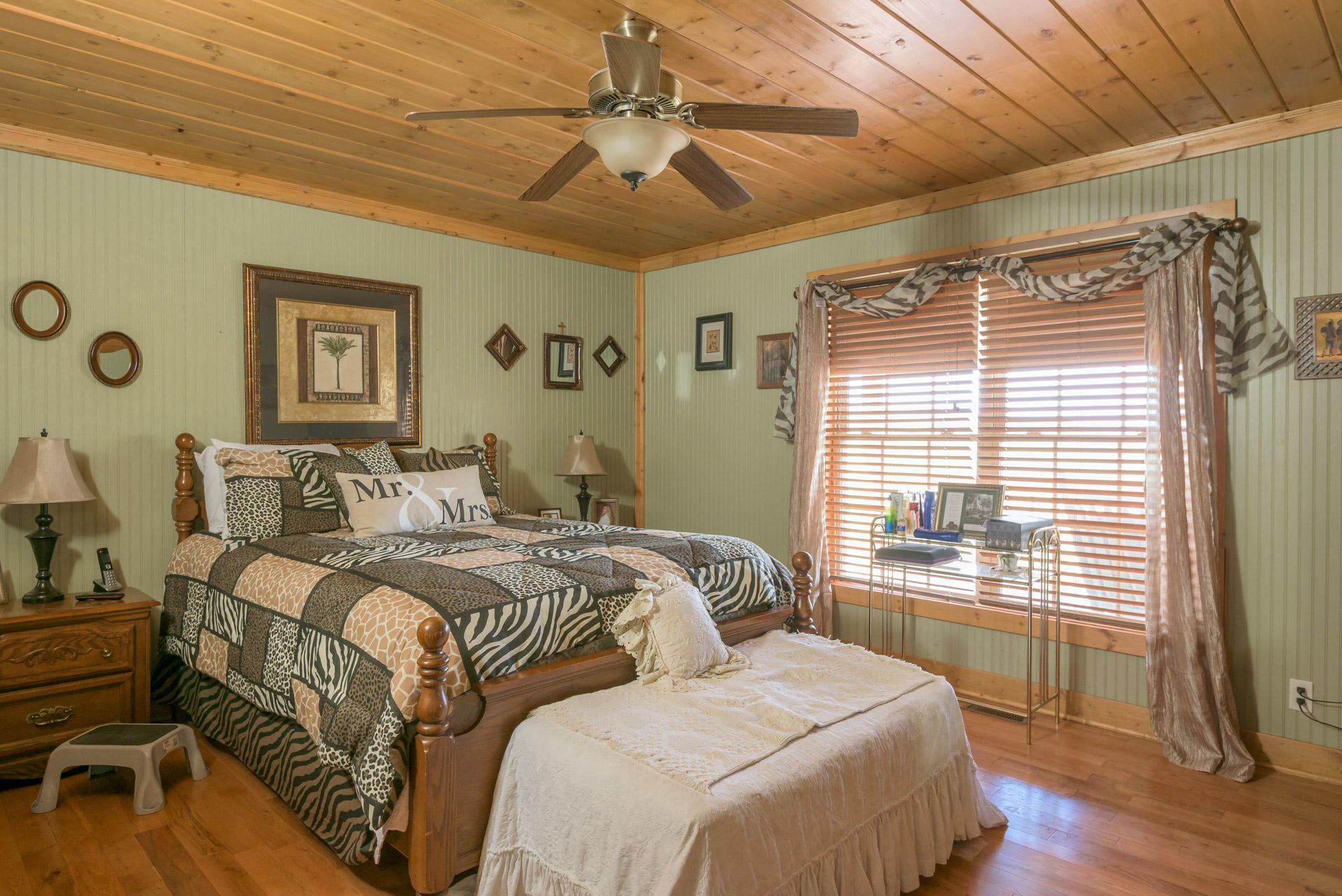 3035 Jackson Point Road Sewanee, TN 37375 - Photo 18 of 37 Master suite