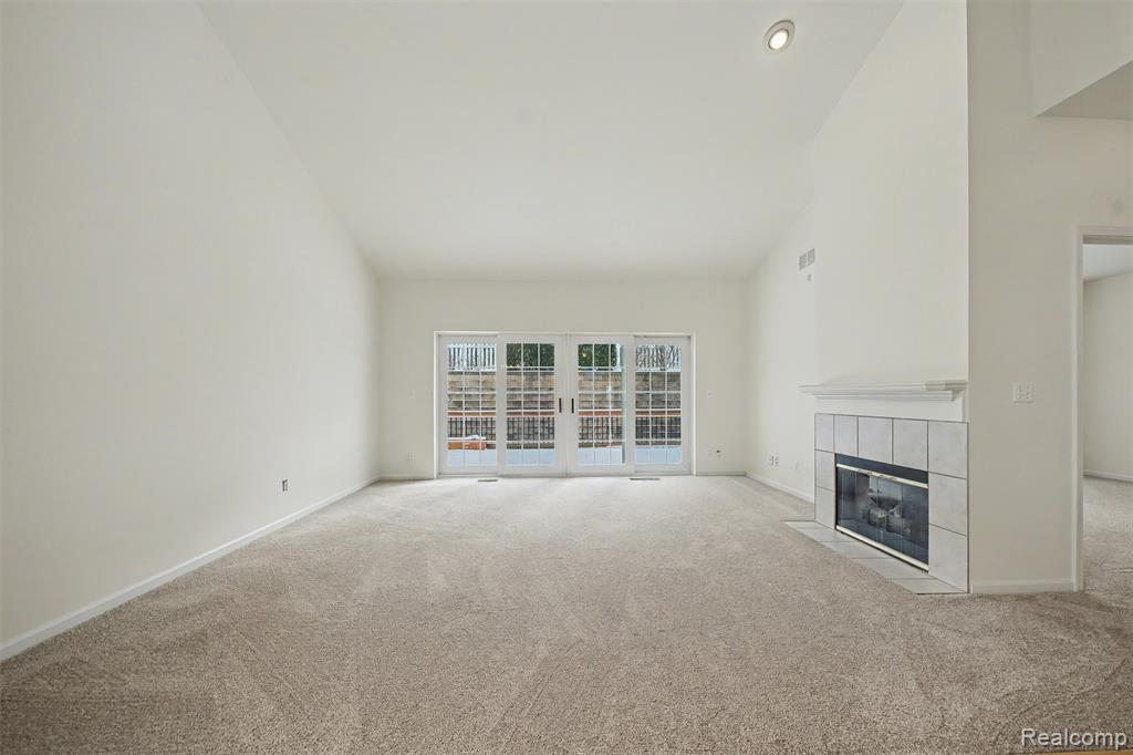 638 West Bluff Court, Unit 31 Rochester Hills, MI 48307 - Photo 21 of 49