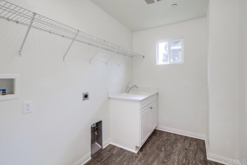 13109 Beacon View Lane El Cajon, CA 92021 - Photo 15 of 36 a view of utility room