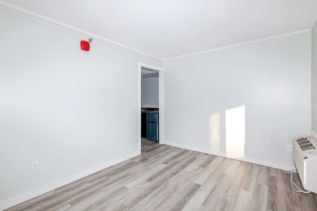 449 Ocean Boulevard, Unit 304 Hampton, NH 03842 - Photo 7 of 18 a view of an empty room