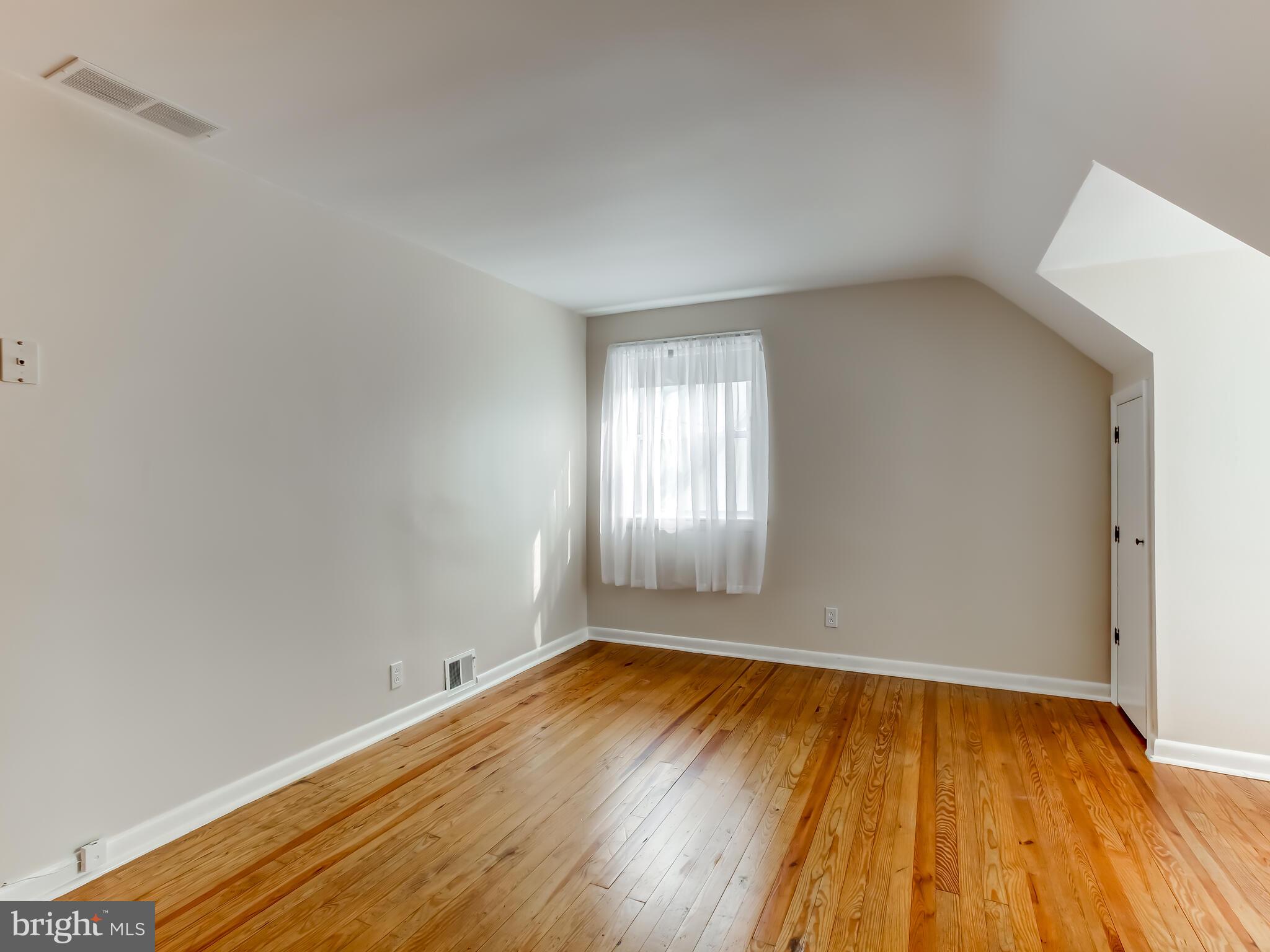 1334 Valley Road Woodlyn, PA 19094 - Photo 14 of 21 2nd Bedroom