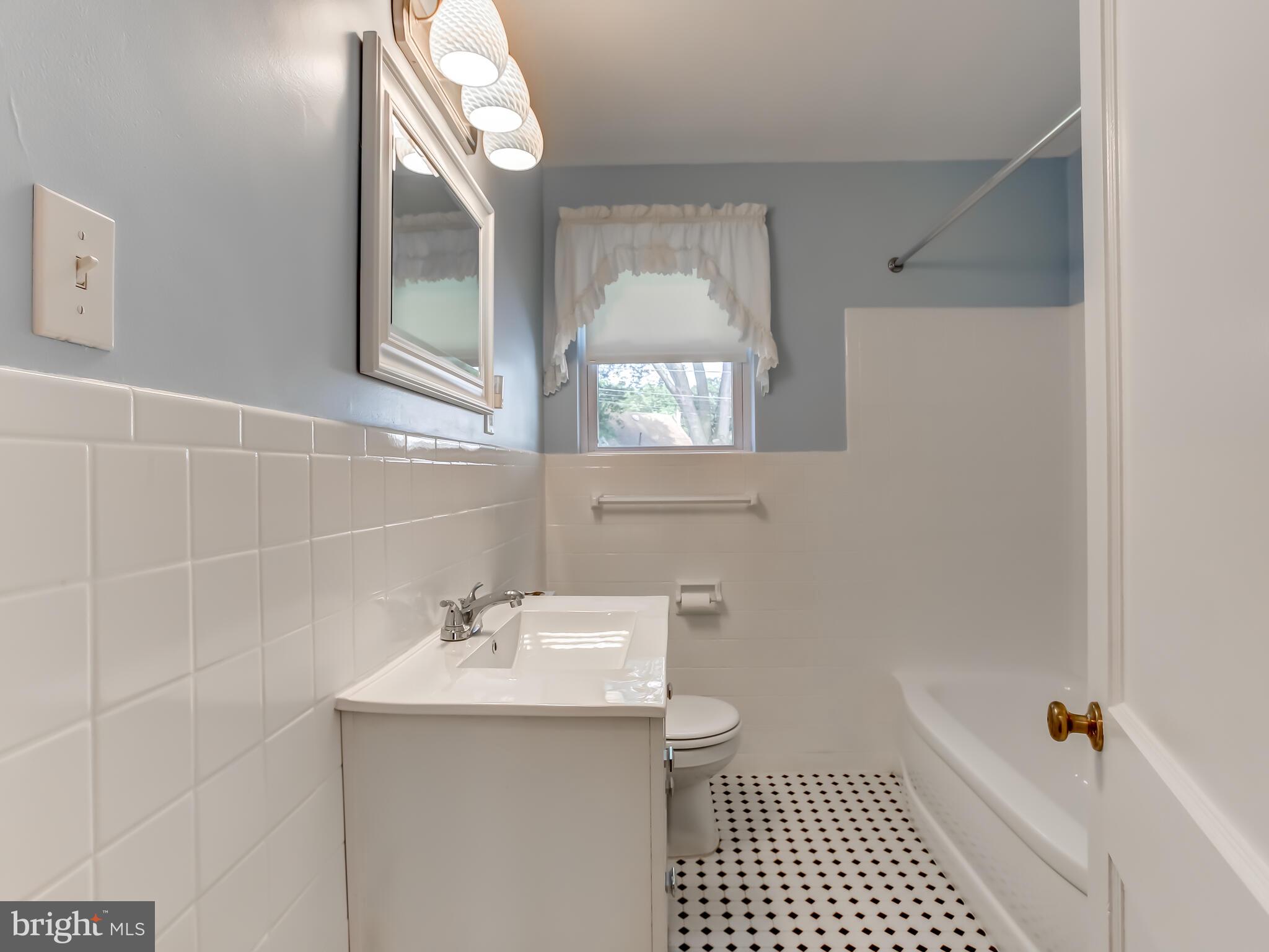 1334 Valley Road Woodlyn, PA 19094 - Photo 9 of 21 Gallery Image 9
