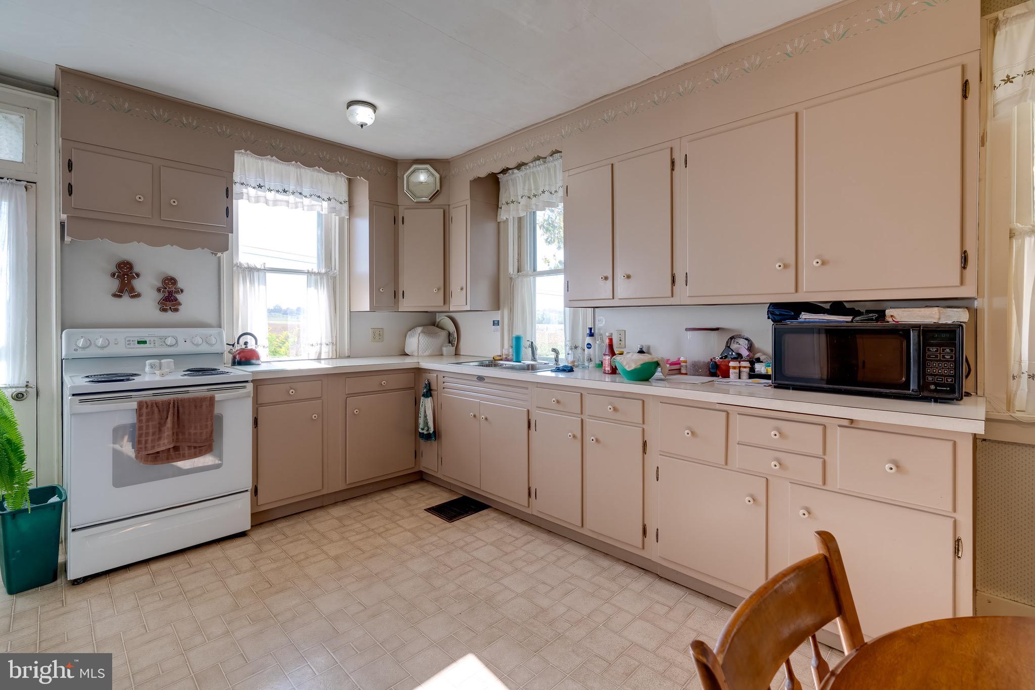 795 Temperance Hill Road Lititz, PA 17543 - Photo 8 of 76