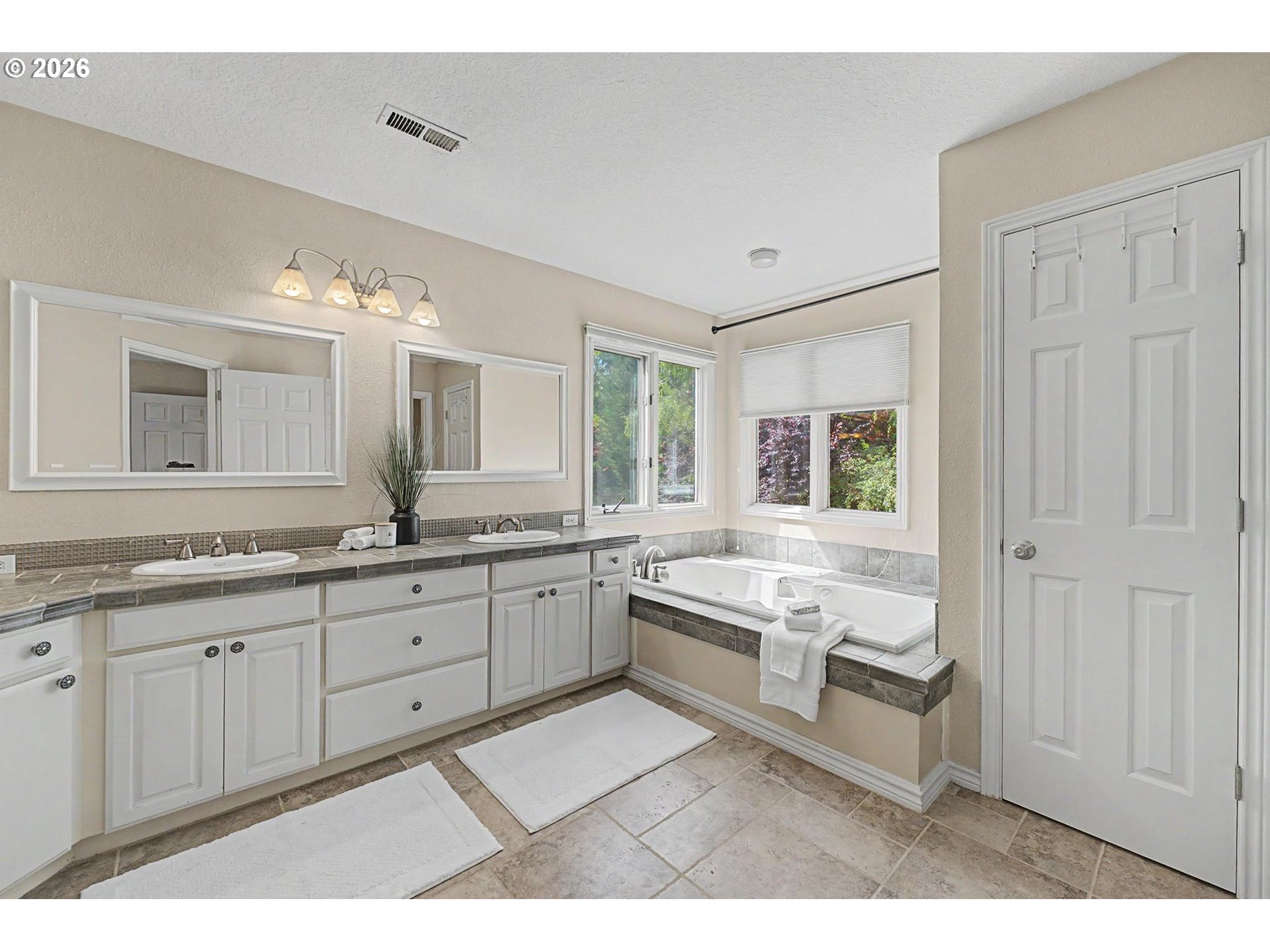 13202 Rogers Road Lake Oswego, OR 97035 - Photo 24 of 40 Gallery Image 24