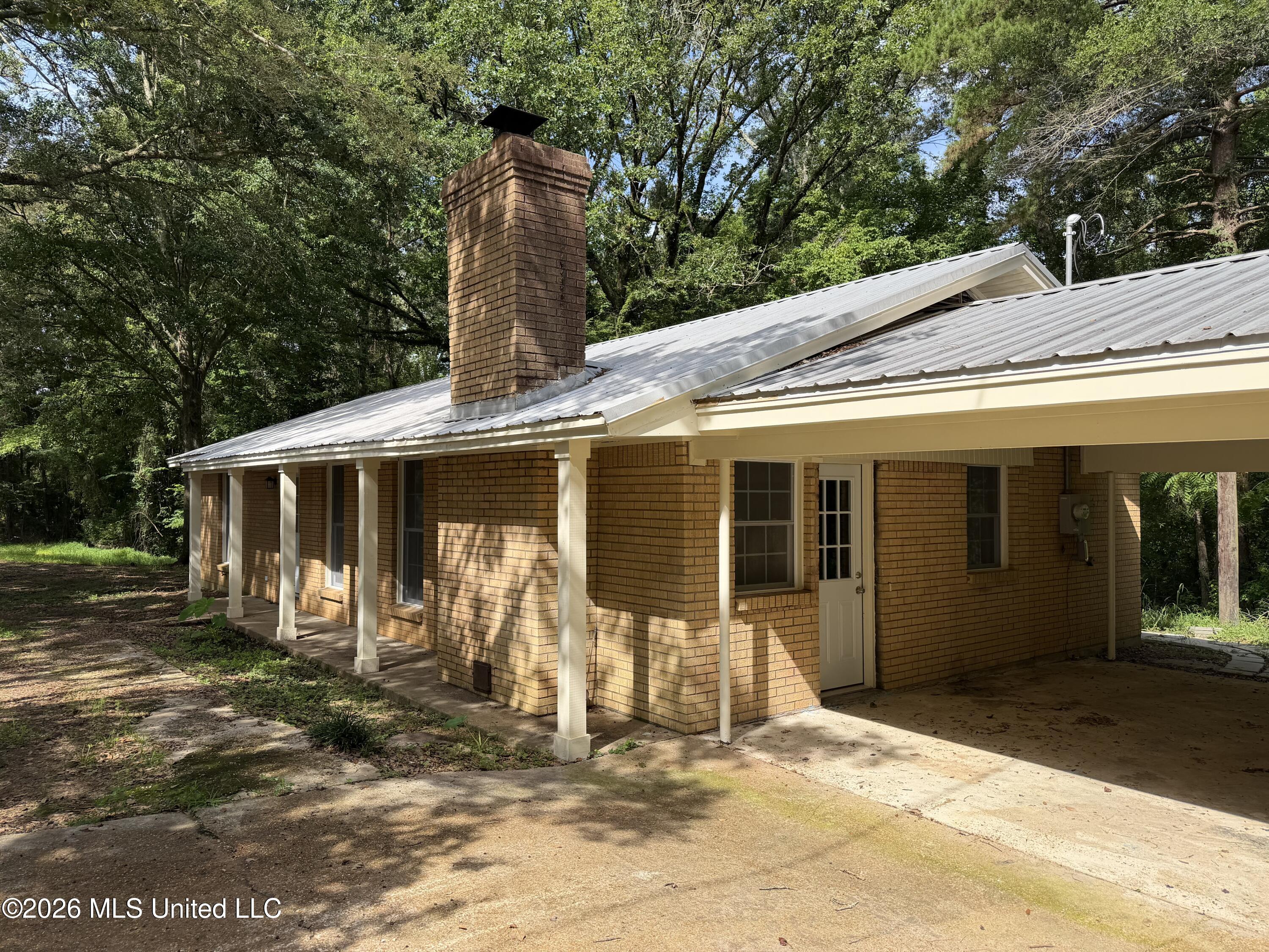 2159 Sunny Lane Road Benton, MS 39039 - Photo 2 of 21 IMG_0222