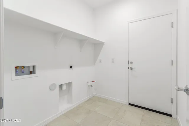 $2,050 | 8917 West Orange Drive, Glendale, AZ 85305