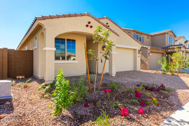 $2,050 | 8917 West Orange Drive, Glendale, AZ 85305