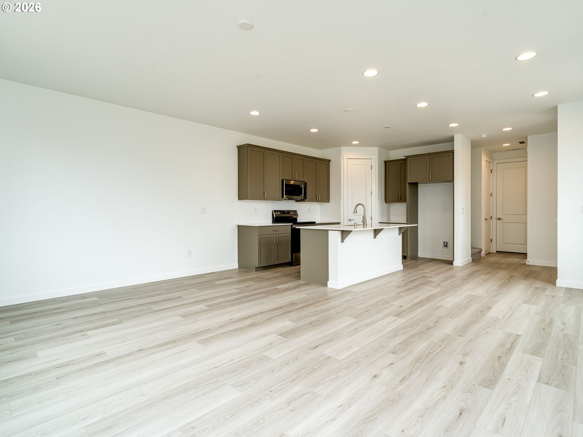 810 Northwest 178th Street Ridgefield, WA 98642 - Photo 5 of 40