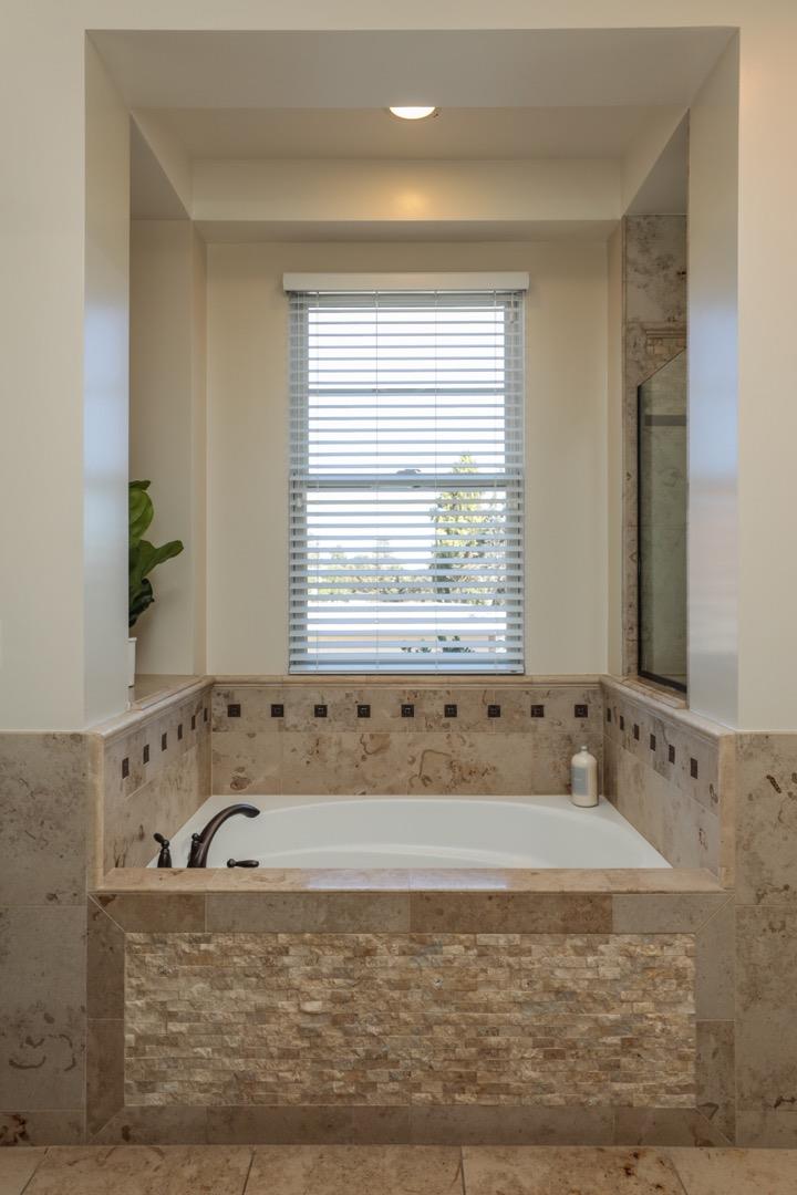 920 Rincon Street Mountain View, CA 94040 - Photo 25 of 45 a bathroom with bathtub with window