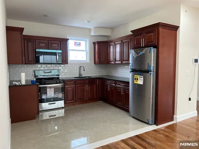 $2,000 | 80-82 Madison Street, Paterson, NJ 07501