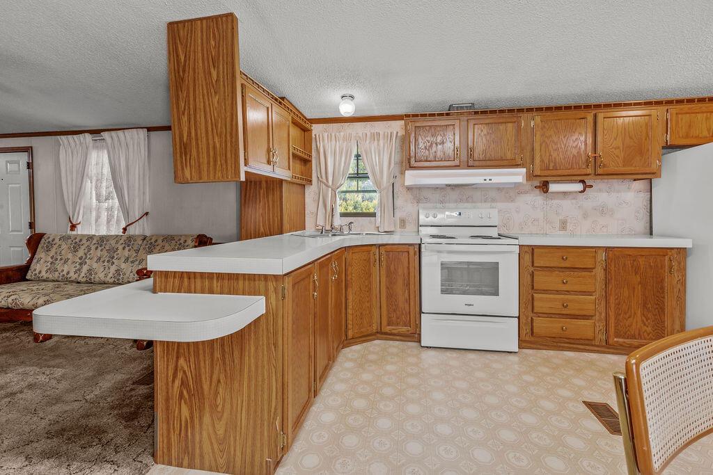 8764 National Road Southwest, Unit 118 Etna, OH 43062 - Photo 11 of 35 Kitchen