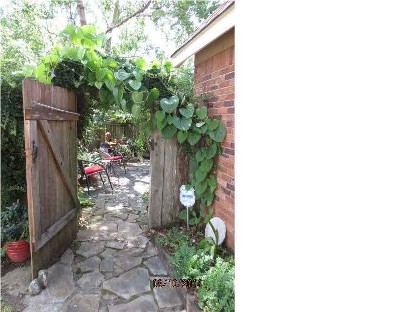 313 Longmeadow Court Ridgeland, MS 39157 - Photo 23 of 32 this gate leads to a mini paradise!