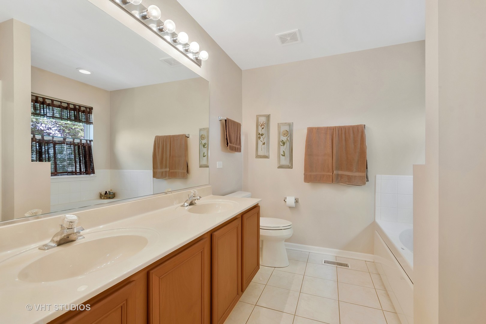 319 Ridge Road, Unit 319 North Aurora, IL 60542 - Photo 9 of 13