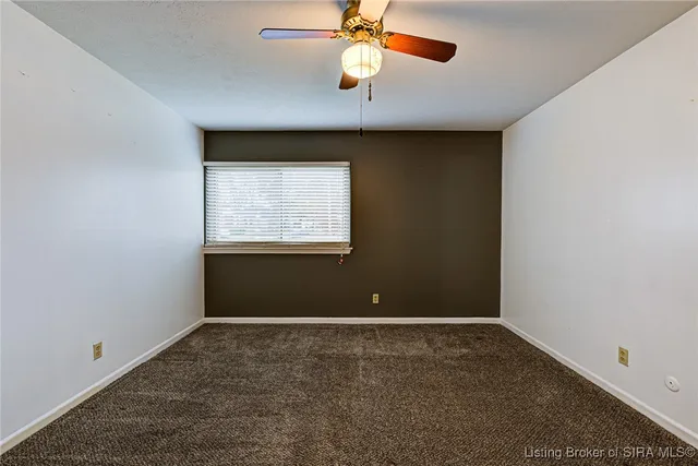 $159,900 | 3 Lakeshore Drive, Clarksville, IN 47129