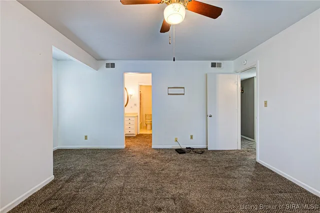 $159,900 | 3 Lakeshore Drive, Clarksville, IN 47129