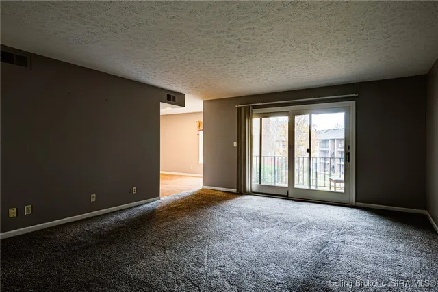 $159,900 | 3 Lakeshore Drive, Clarksville, IN 47129