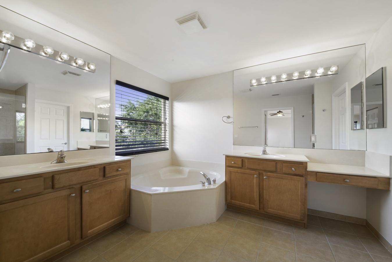 8895 Chestnut Ridge Way Boynton Beach, FL 33473 - Photo 15 of 49 Dual Sinks