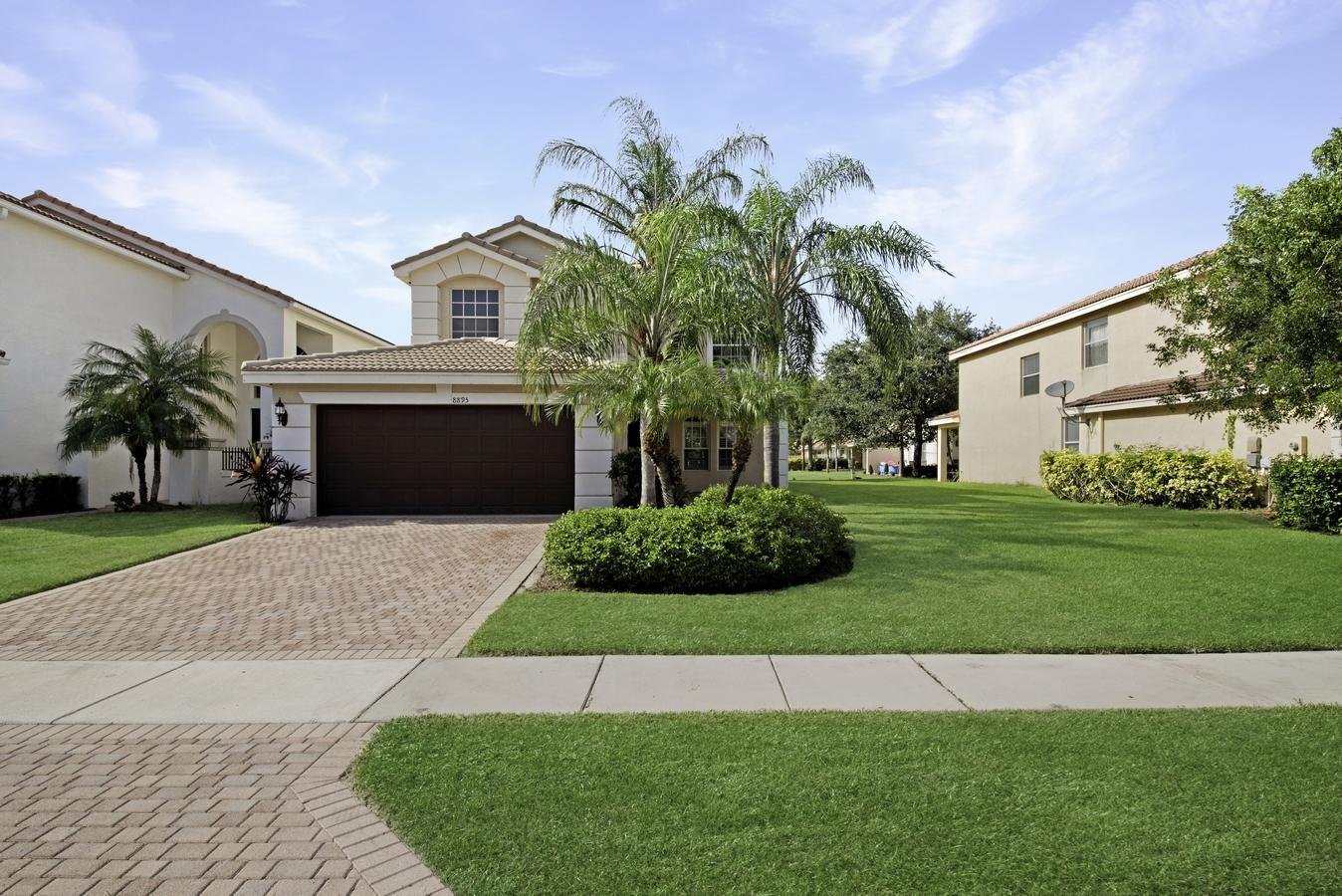 8895 Chestnut Ridge Way Boynton Beach, FL 33473 - Photo 29 of 49 Front of Home