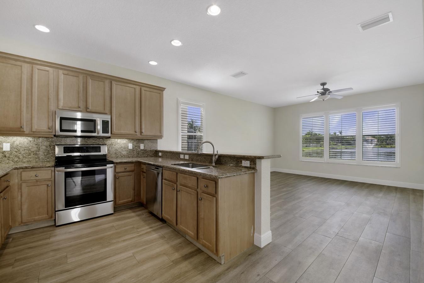 8895 Chestnut Ridge Way Boynton Beach, FL 33473 - Photo 4 of 49 Kitchen