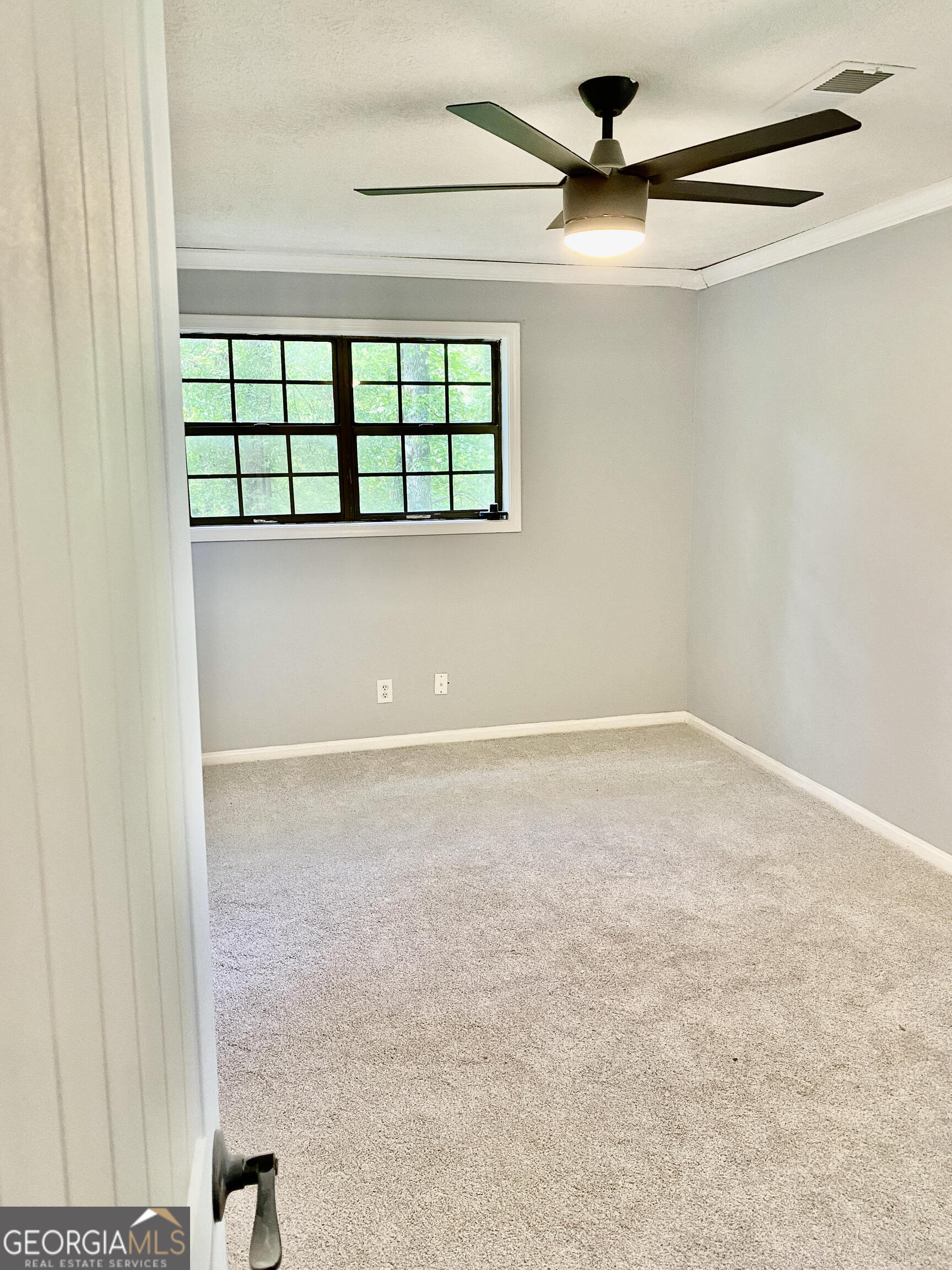 5 Red Fox Drive Southwest Rome, GA 30165 - Photo 16 of 22 a view of an empty room with a window