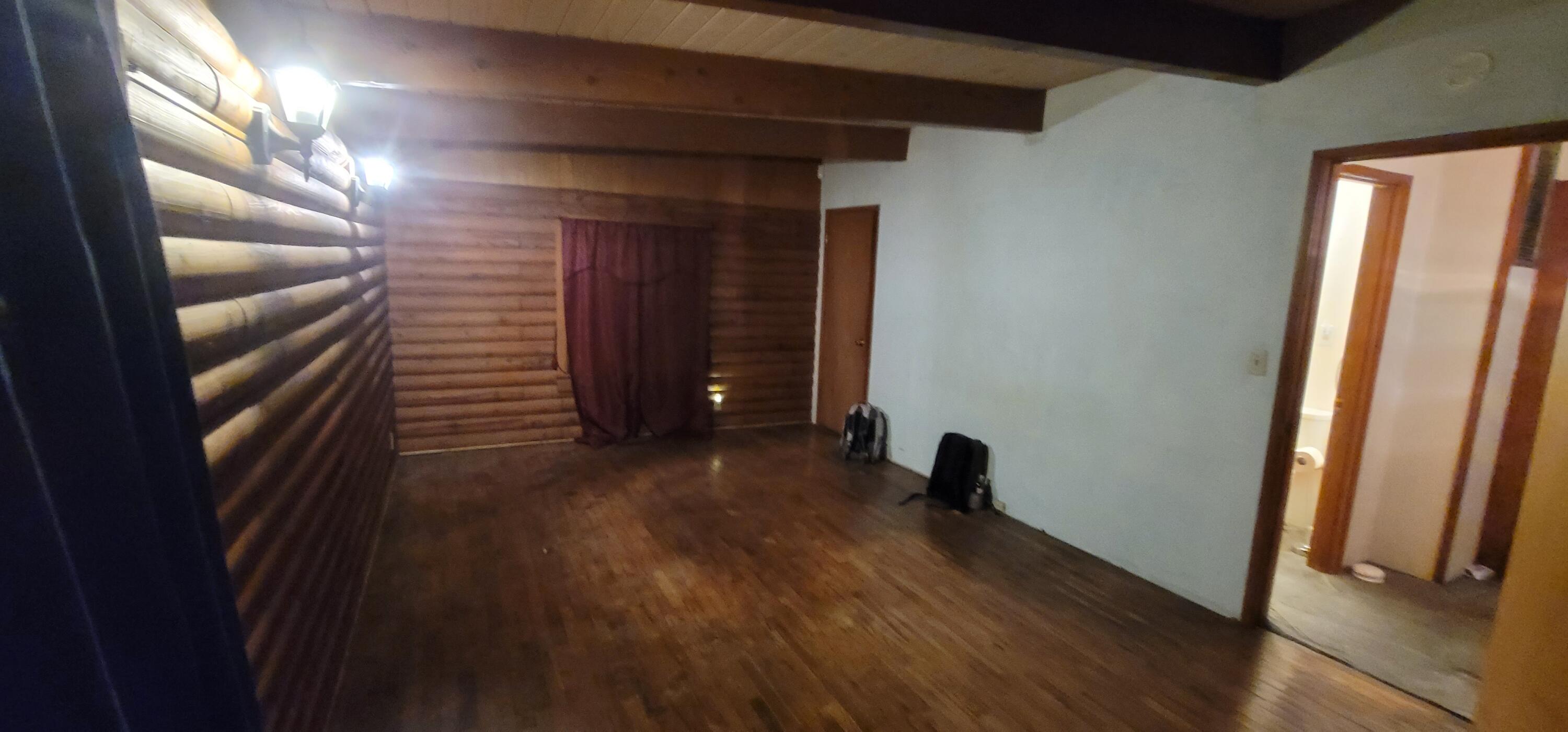 3496 North Foothill Road Medford, OR 97504 - Photo 13 of 27 20230117_191702