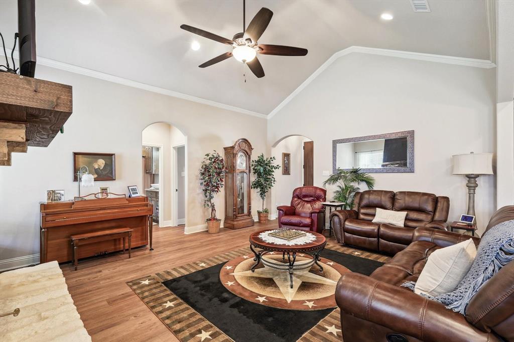 707 Chaparral Road Sanger, TX 76266 - Photo 9 of 32