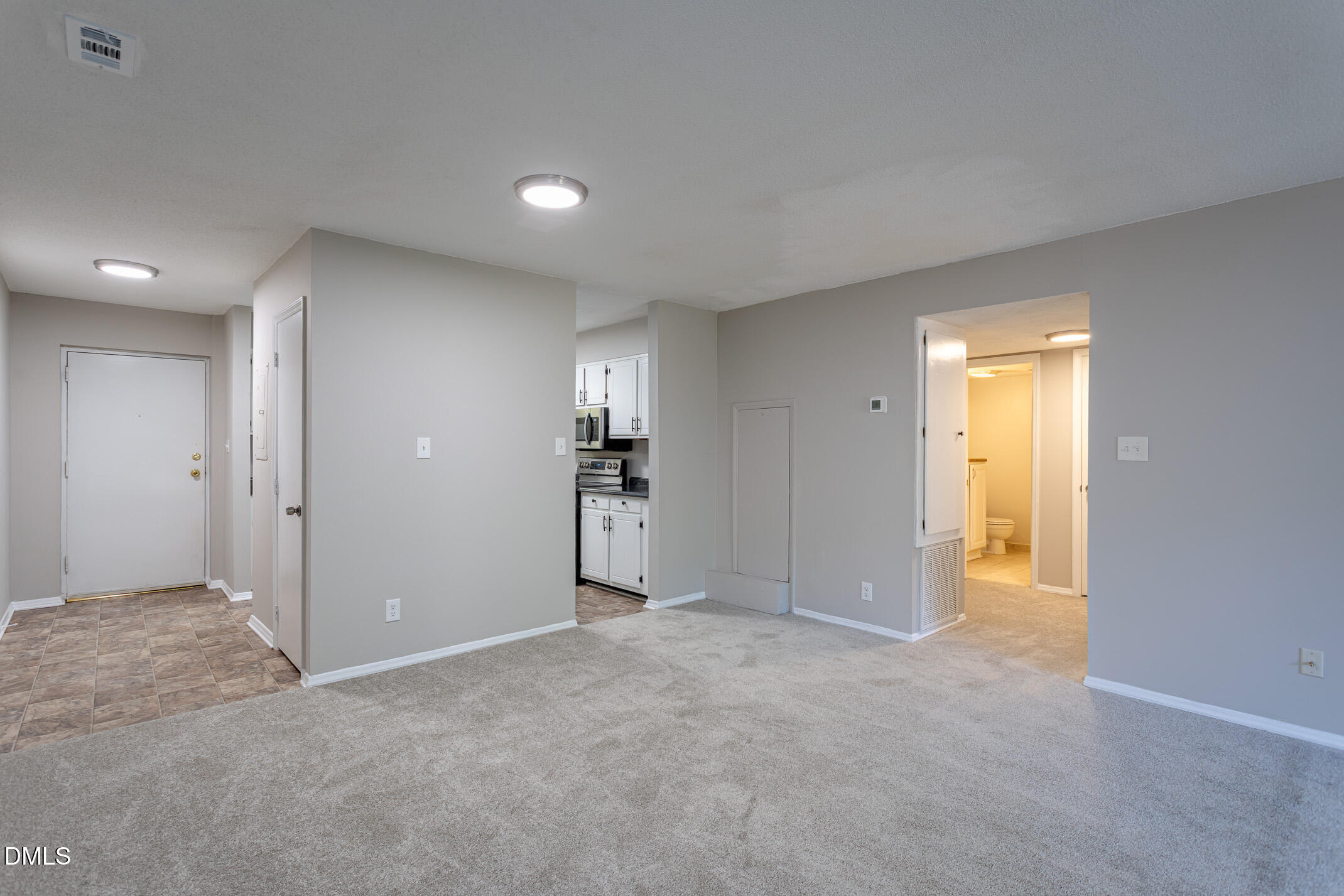 5026 Flint Ridge Place Raleigh, NC 27609 - Photo 9 of 19 havasy-5026-flint-ridge-9