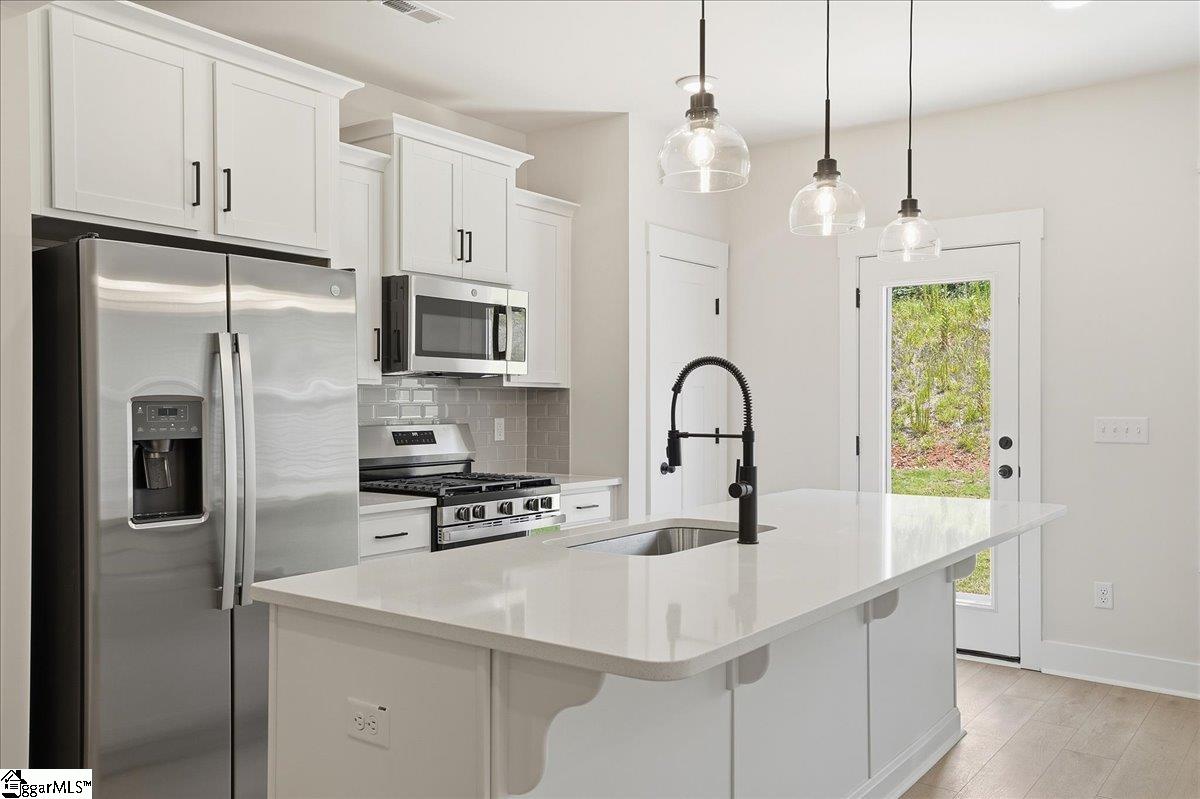 24 Shoemaker Road Greenville, SC 29617 - Photo 5 of 26