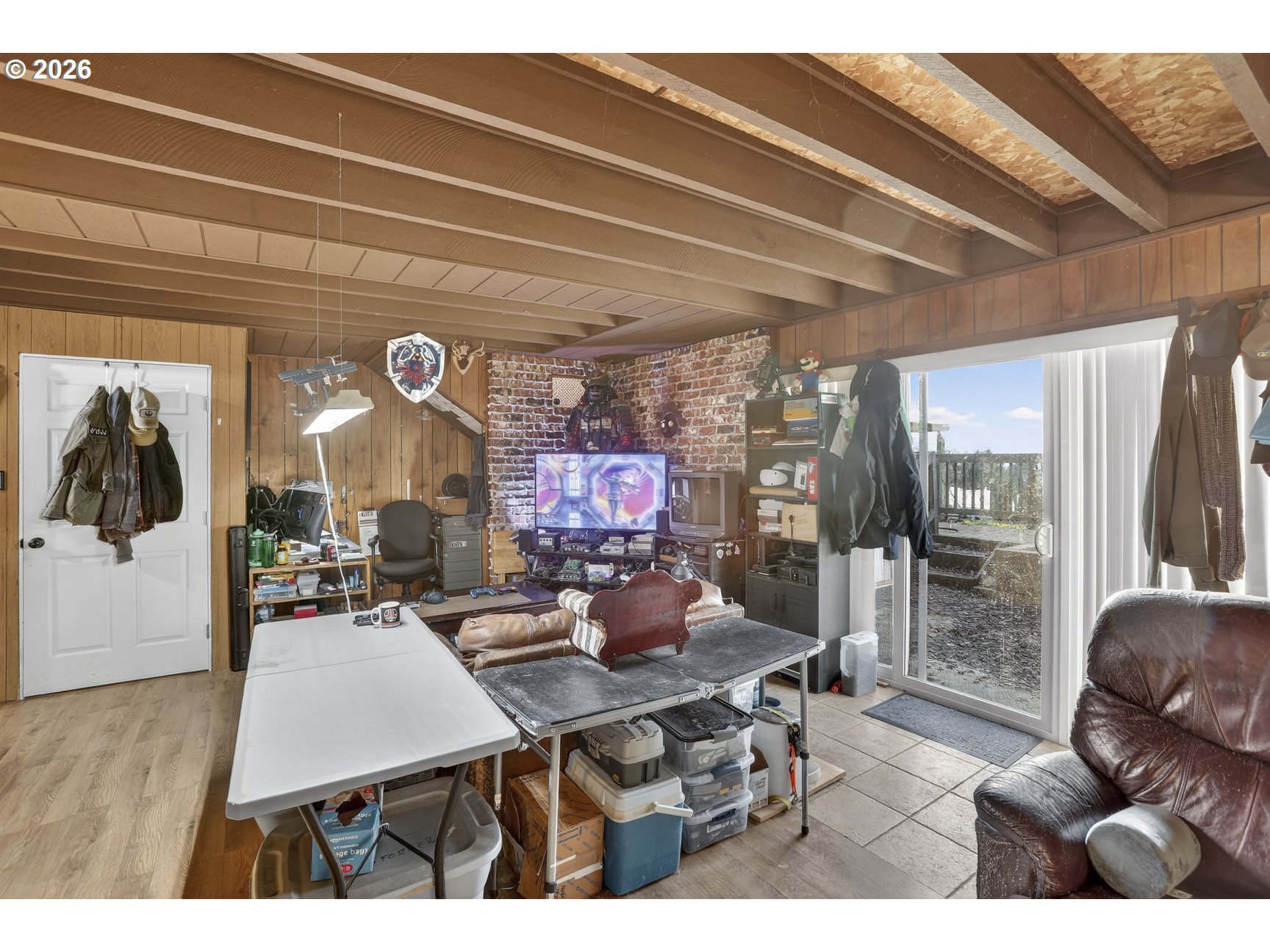 79372 Stewart Creek Road Clatskanie, OR 97016 - Photo 25 of 40 a living room with furniture and a large window