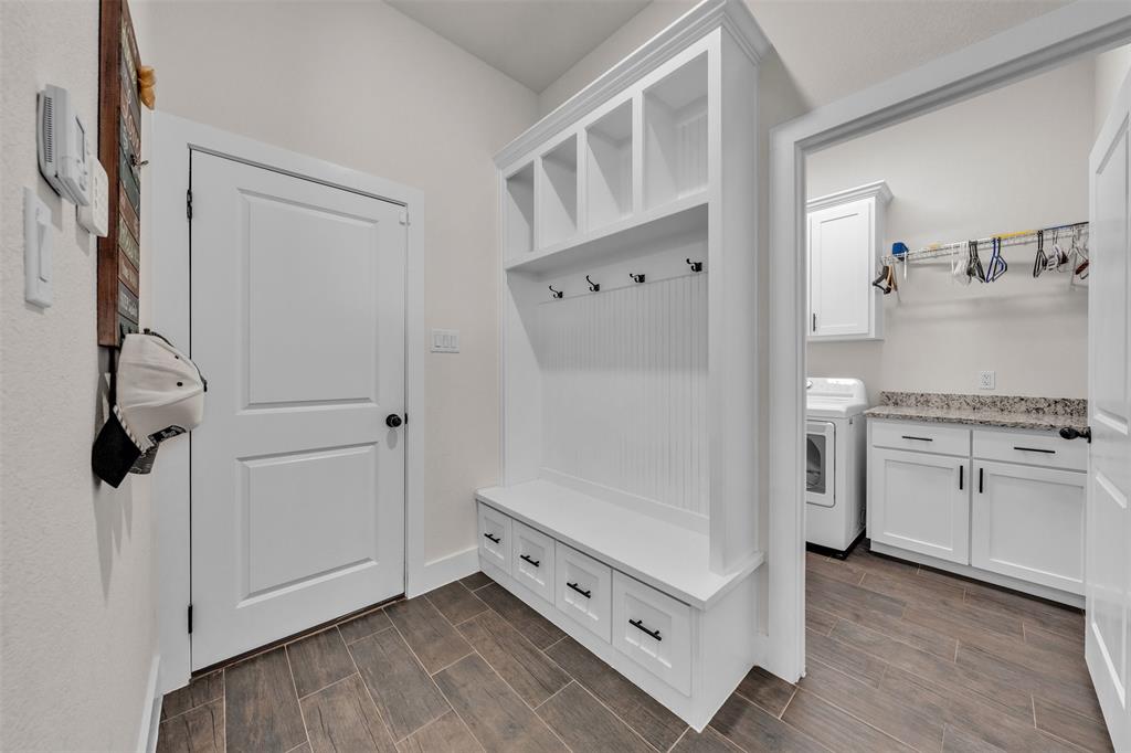 3000 Westfork Way Springtown, TX 76082 - Photo 21 of 35 a view of a walk in closet