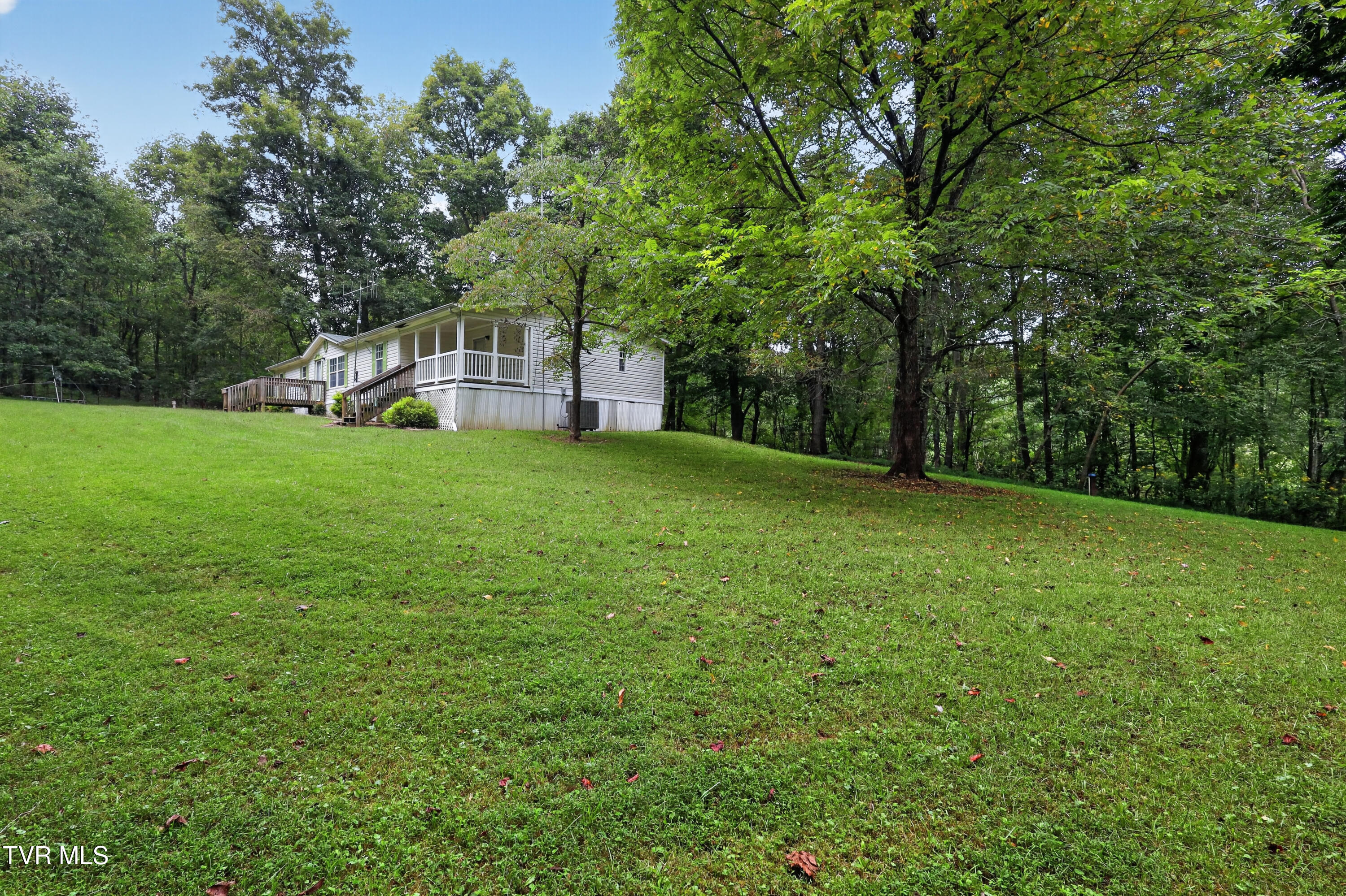 2027 Snowflake Road Gate City, VA 24251 - Photo 46 of 51 40-2027-Snowflake-Rd-Gate-City-WindowSti