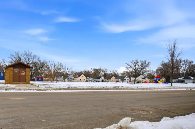 $184,000 | 1918 7th Avenue Northeast, Austin, MN 55912